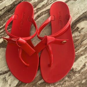 Louis Vuitton flip flops size 36 barely worn